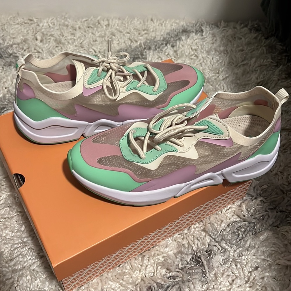 Fabletics sneaker